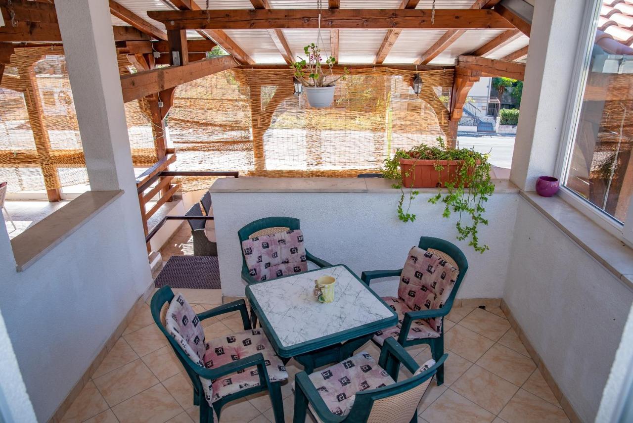 Apartments By The Sea Sumpetar, Omis - 2808 Exterior foto